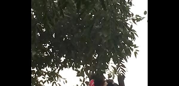  Indian teen bf sucking boob in park